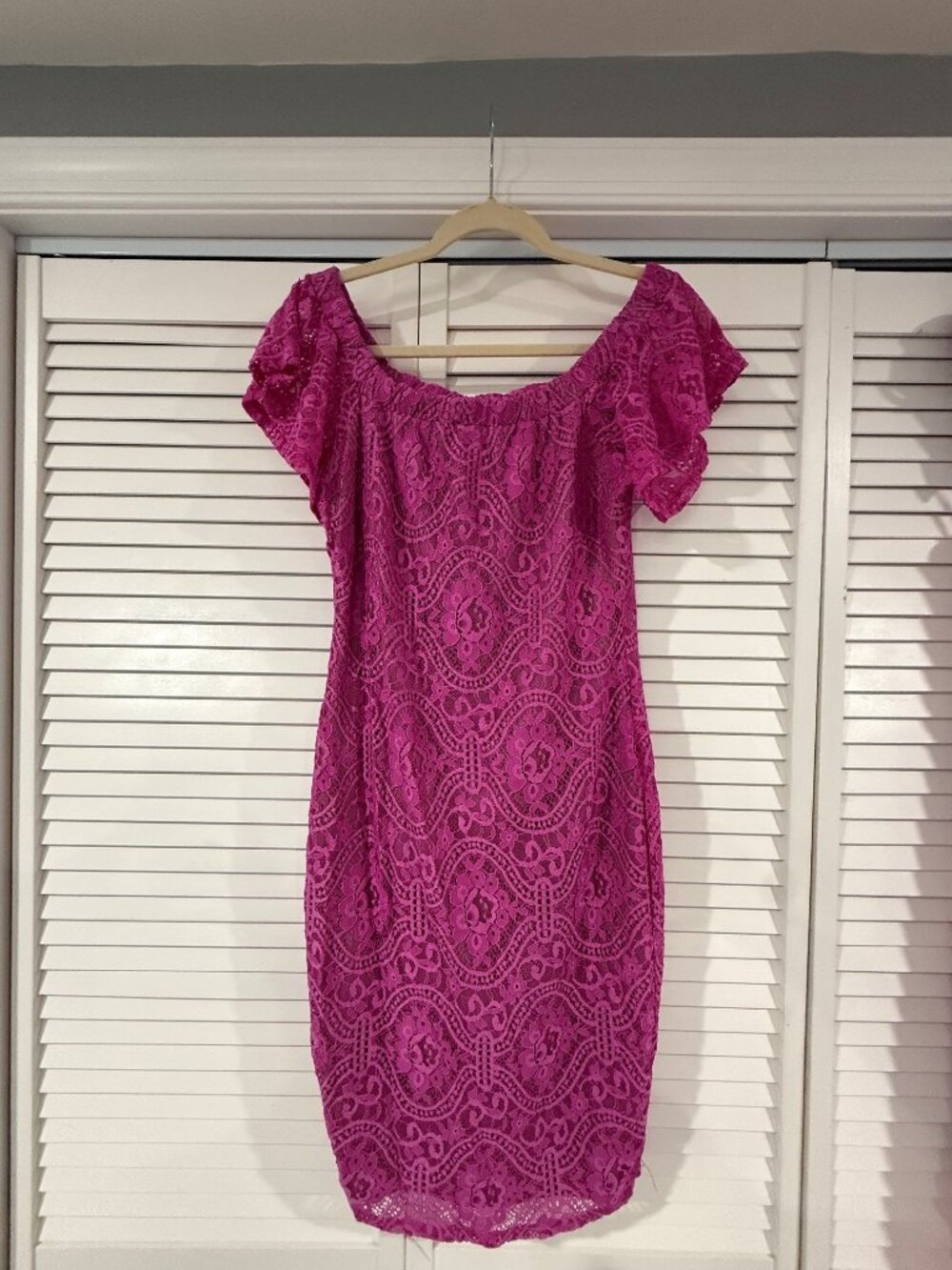 VENUS - Lace like dress - stretchy